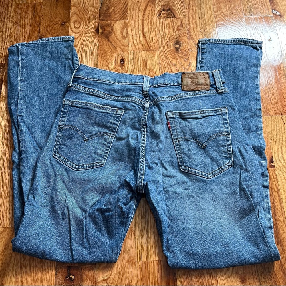 Levi’s 502 Jeans